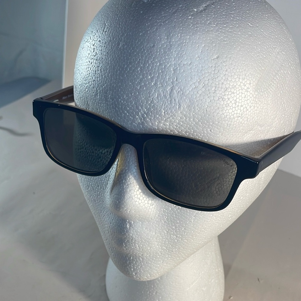 Marc Hunter 7911 Sunglasses in Black outside brown inside (with flaw)